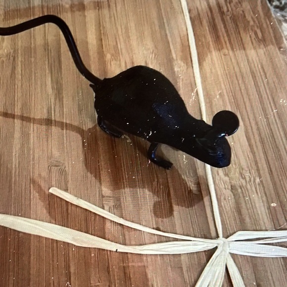 Cheese cutting display board with cast iron mouse. - Picture 6 of 7